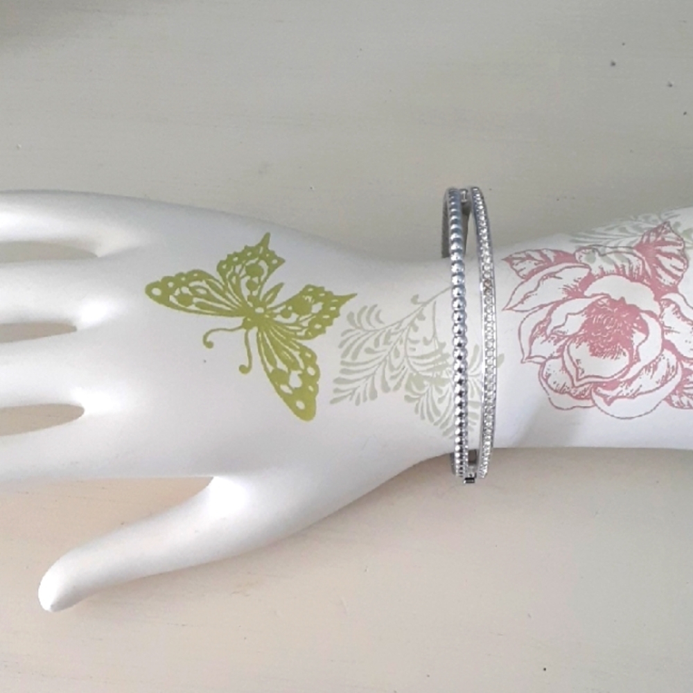 % Swarovski silver & crystal hinged bangle bracelet